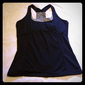 soybu womans size m athletic top